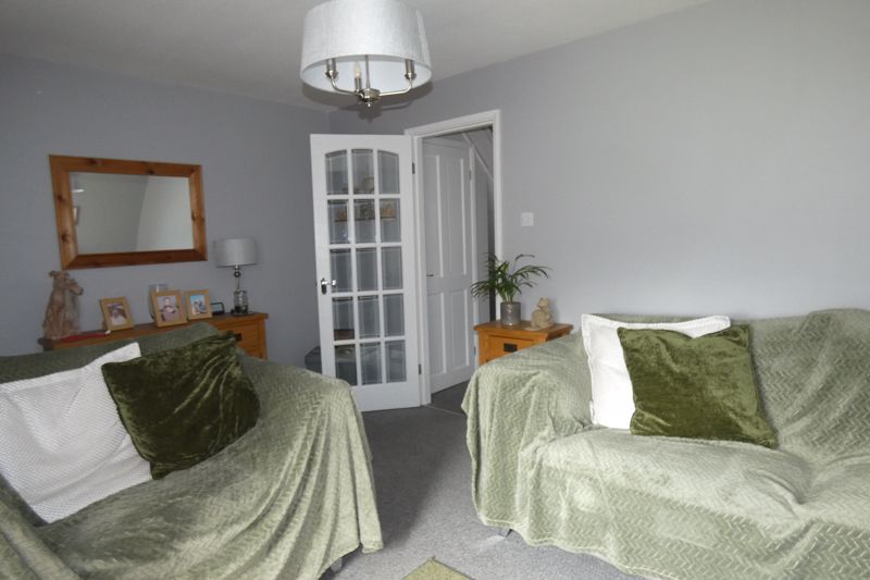 Lounge- click for photo gallery